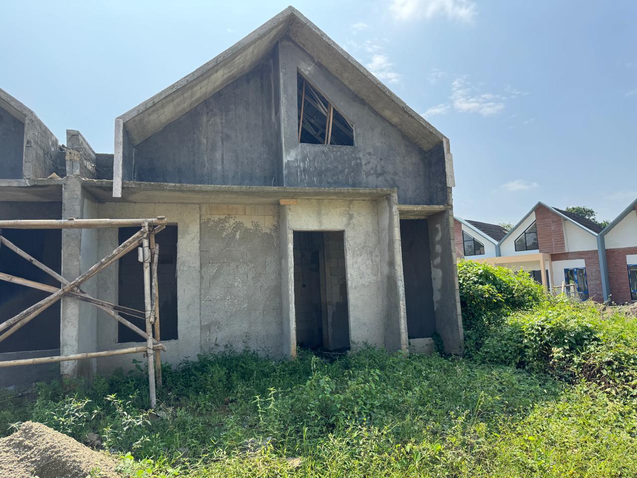Rumah 2 Lantai